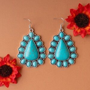 NWT! Boutique Squash BlossomTurquoise Teardrop Earrings! 🤩